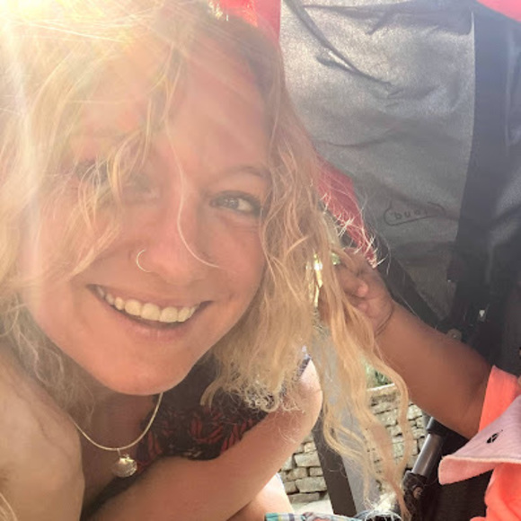 Meet your Posher, Erica - Picture 1 of 1